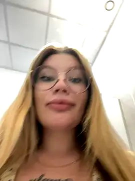 justmila online show from September 14, 2025, 11:20 am