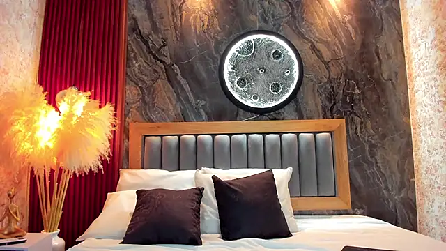 BellaPeers  online show from December 16, 2025, 12:10 pm