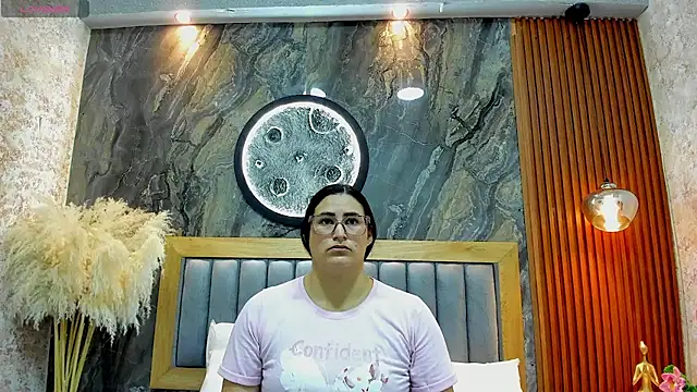 BellaPeers  online show from April 15, 2026, 10:55 am