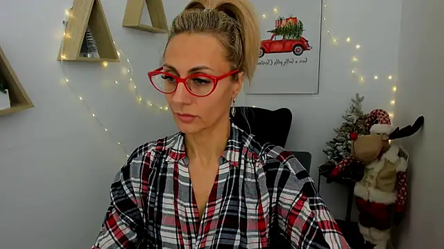 MuseOfStage online show from December 15, 2025, 10:41 am