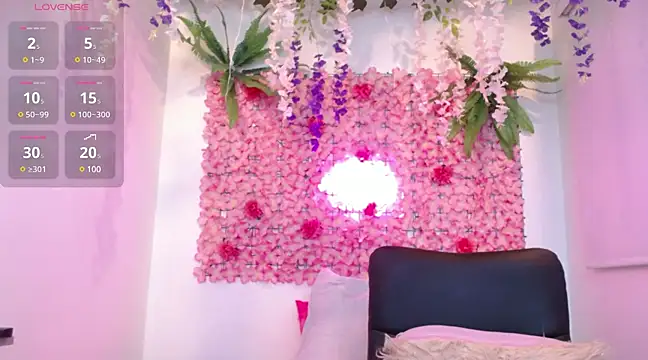 BLONDE SEXYHOT online show from February 13, 2025, 8:45 pm