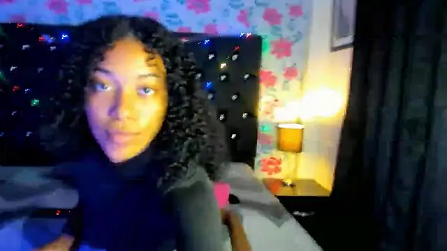 sasha fox00 online show from December 4, 2024, 6:28 pm