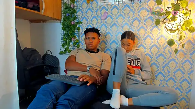 sasha fox00 online show from March 18, 2025, 6:14 am