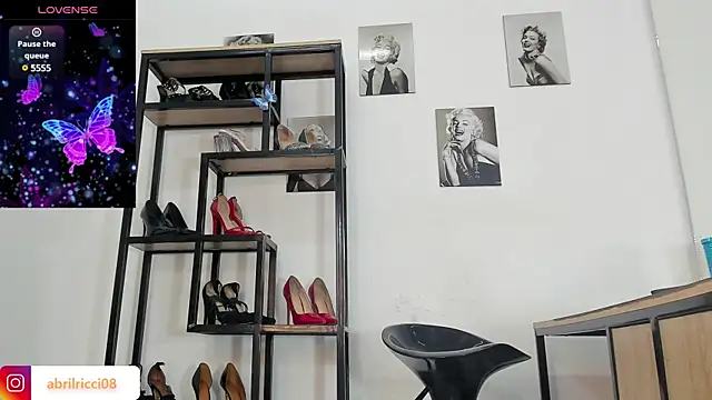 abril ricci online show from December 31, 2024, 3:45 am