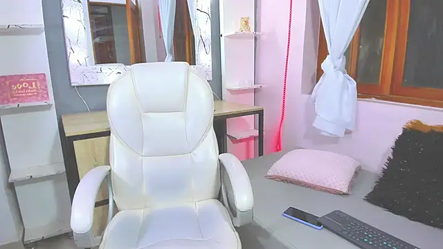 abril ricci online show from February 4, 2025, 2:39 am