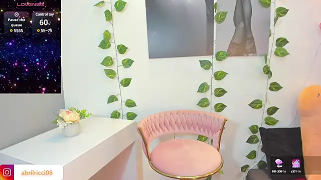 abril ricci online show from February 17, 2025, 11:42 pm