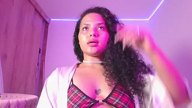 abril ricci online show from October 20, 2025, 3:29 am