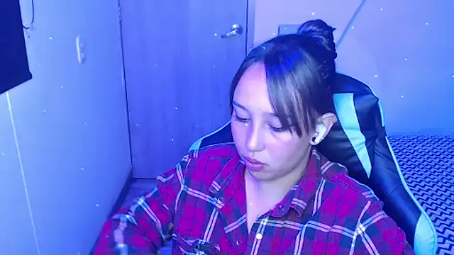 Snapshot of Skarlet_Adams28 chatting on February 18, 2026, 8:38 pm Skarlet Adams28 online show from February 18, 2026, 8:38 pm