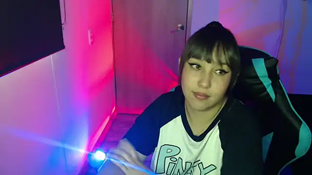 Snapshot of Skarlet_Adams28 chatting on April 16, 2026, 8:42 pm Skarlet Adams28 online show from April 16, 2026, 8:42 pm