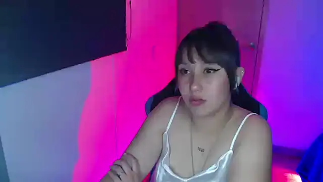 Snapshot of Skarlet_Adams28 chatting on April 21, 2026, 1:42 am Skarlet Adams28 online show from April 21, 2026, 1:42 am