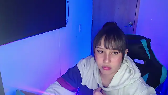 Snapshot of Skarlet_Adams28 chatting on April 21, 2026, 2:51 am Skarlet Adams28 online show from April 21, 2026, 2:51 am