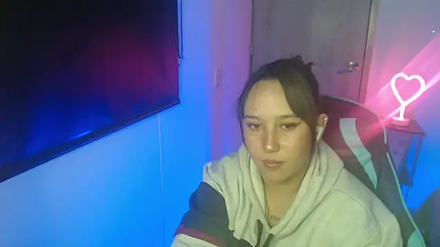 Snapshot of Skarlet_Adams28 chatting on April 28, 2026, 1:15 am Skarlet Adams28 online show from April 28, 2026, 1:15 am