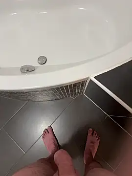 w12er online show from December 3, 2025, 3:10 pm