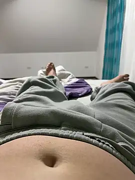 w12er online show from February 4, 2026, 10:58 pm