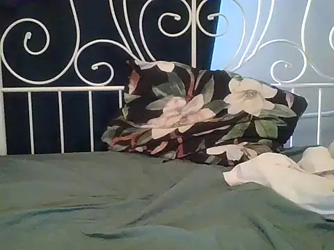 Snapshot of sympatyczny223 chatting on February 20, 2026, 9:21 am sympatyczny223 online show from February 20, 2026, 9:21 am