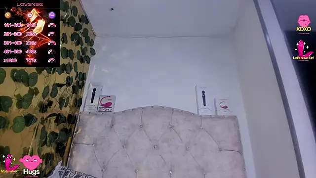 cristalconnorr online show from October 23, 2025, 4:06 pm