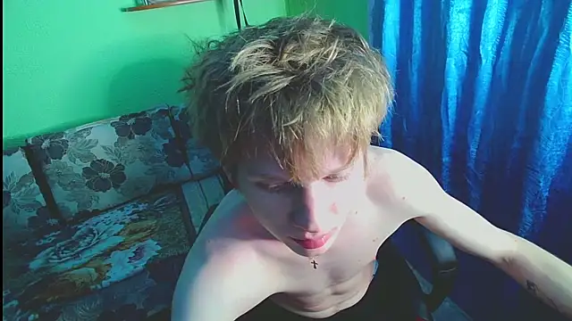 fameboyboo online show from November 2, 2025, 1:24 pm