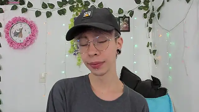  Jakke online show from December 2, 2024, 8:33 pm