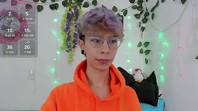  Jakke online show from December 10, 2024, 11:51 pm