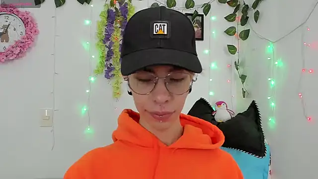  Jakke online show from December 12, 2024, 9:15 pm