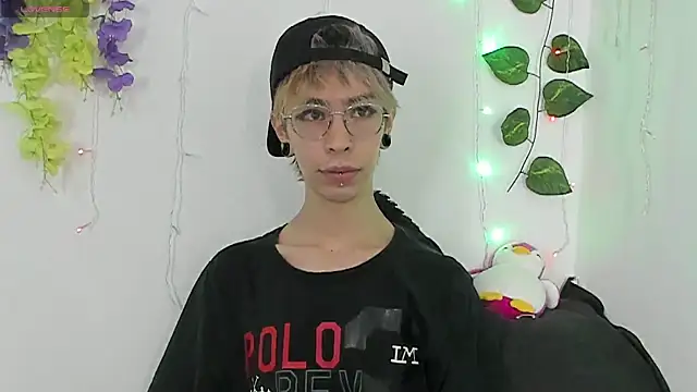  Jakke online show from January 3, 2025, 9:47 pm