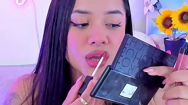 MaddyParisi online show from January 29, 2025, 6:43 am