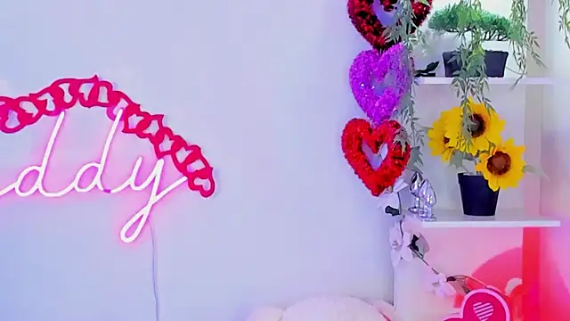 MaddyParisi online show from February 14, 2025, 12:14 pm