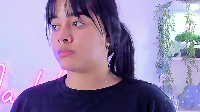 MaddyParisi online show from March 4, 2025, 12:07 am