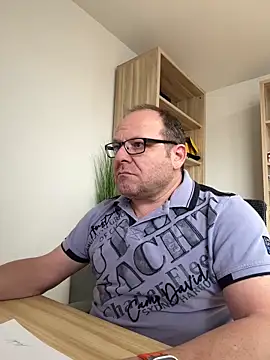 coupleLatinaLovers online show from December 17, 2024, 11:39 am