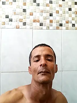 Snapshot of morenogato100 chatting on October 8, 2025, 9:40 am morenogato100 online show from October 8, 2025, 9:40 am