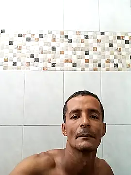 Snapshot of morenogato100 chatting on January 8, 2026, 9:22 am morenogato100 online show from January 8, 2026, 9:22 am