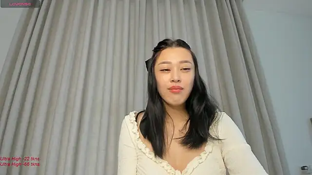 yumisunn online show from January 14, 2025, 3:43 am