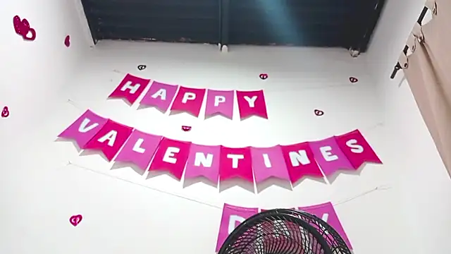 PetiteIvoryQueen19 online show from February 28, 2025, 7:15 am