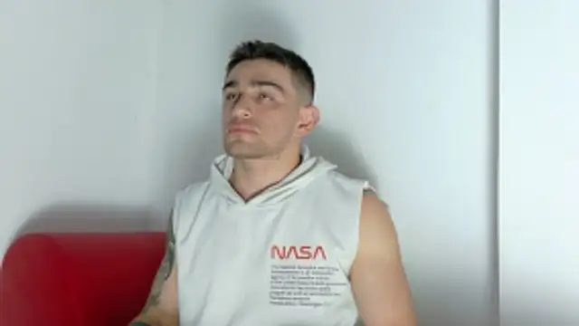 Sexy Alejandro  online show from May 22, 2026, 5:03 am