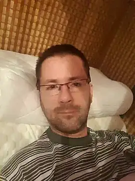 Snapshot of riskybusiness9090 chatting on December 15, 2024, 6:51 am riskybusiness9090 online show from December 15, 2024, 6:51 am