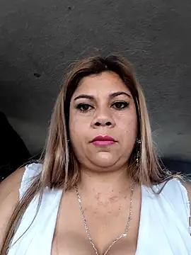 Laura-Hernandez online show from January 9, 2026, 3:37 pm