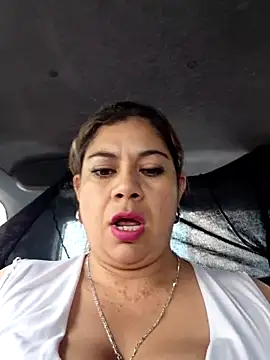Snapshot of Laura-Hernandez chatting on February 1, 2026, 3:54 pm Laura-Hernandez online show from February 1, 2026, 3:54 pm