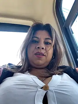 Snapshot of Laura-Hernandez chatting on February 27, 2026, 3:12 pm Laura-Hernandez online show from February 27, 2026, 3:12 pm