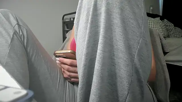 bigb00tyjudyyX online show from March 4, 2026, 2:34 pm