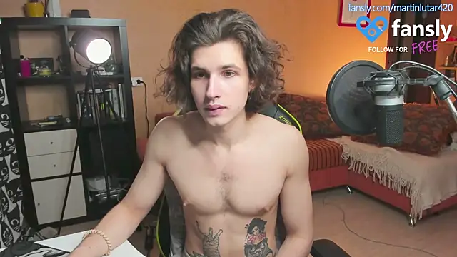 Snapshot of daddyMarty420 chatting on October 20, 2025, 5:41 am daddyMarty420 online show from October 20, 2025, 5:41 am