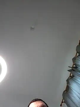 HE-M123 online show from April 9, 2026, 2:44 pm