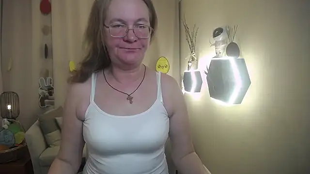 HolyMilfa online show from April 4, 2026, 12:35 pm