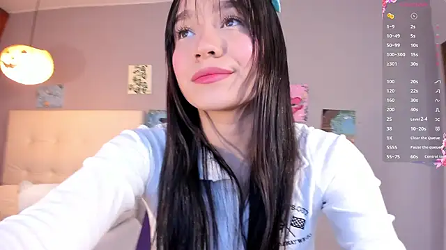Maia W10 online show from May 11, 2026, 12:22 pm