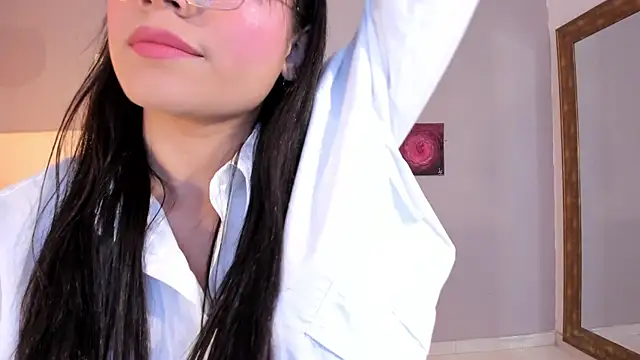 Maia W10 online show from May 26, 2026, 12:23 pm