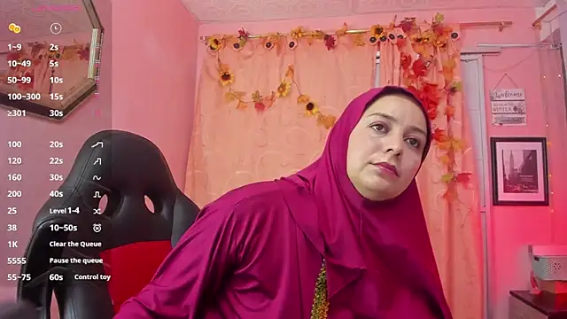 Snapshot of BadraSaadi chatting on March 17, 2025, 12:04 pm BadraSaadi online show from March 17, 2025, 12:04 pm