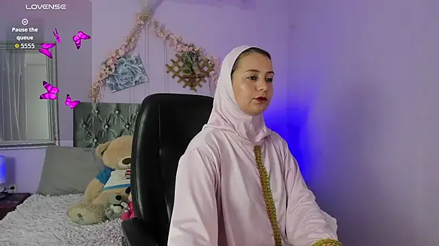 Snapshot of BadraSaadi chatting on September 19, 2025, 8:53 pm BadraSaadi online show from September 19, 2025, 8:53 pm