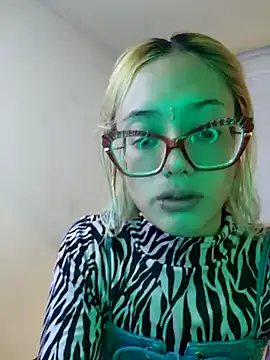 Snapshot of 911Calling chatting on December 21, 2024, 12:20 am 911Calling online show from December 21, 2024, 12:20 am