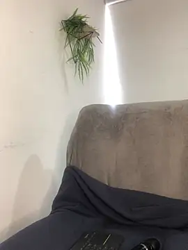 angel natural online show from February 6, 2025, 7:18 pm