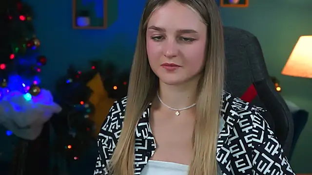 Snapshot of DeboraLarson chatting on December 20, 2024, 7:12 am DeboraLarson online show from December 20, 2024, 7:12 am