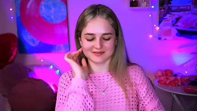 Snapshot of DeboraLarson chatting on March 5, 2025, 10:43 pm DeboraLarson online show from March 5, 2025, 10:43 pm